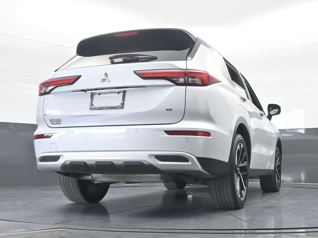 Used 2023 Mitsubishi Outlander SE image 67