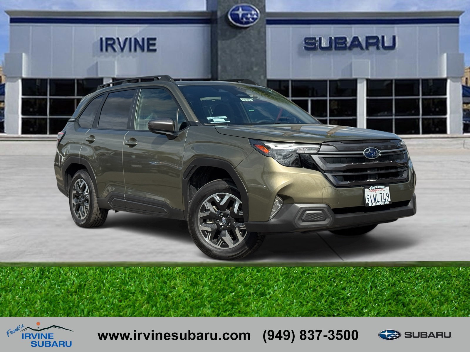 Certified 2025 Subaru Forester Premium AWD/4WD image 1