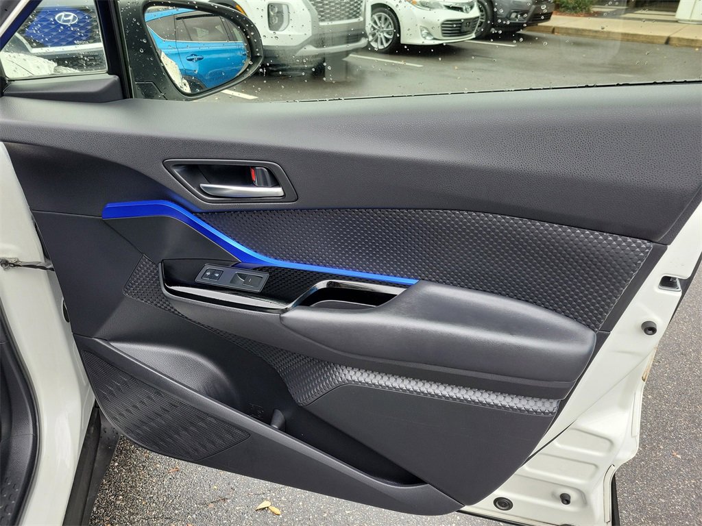 Used 2020 Toyota C-HR LE image 43