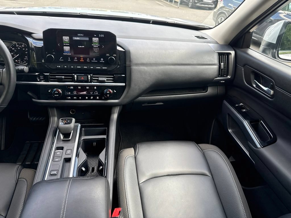 Used 2025 Nissan Pathfinder SL w/ Black Appearance Package FWD image 30