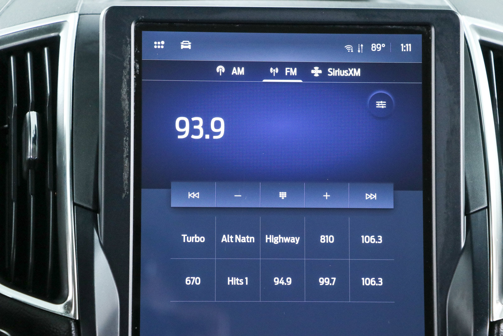 Used 2023 Ford Edge Titanium AWD/4WD image 19