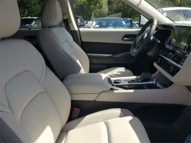 New 2025 Nissan Pathfinder SL image 34