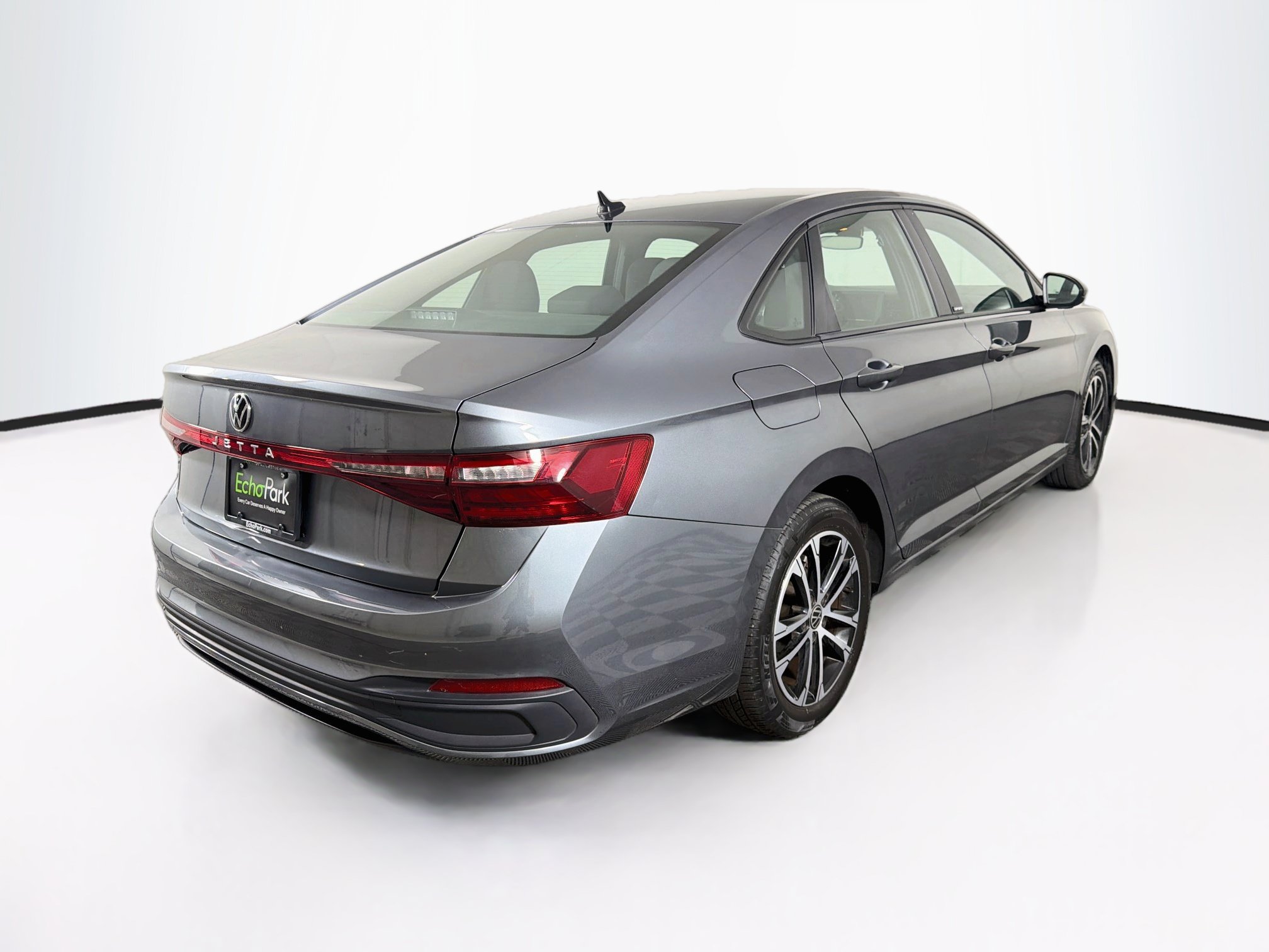 Used 2025 Volkswagen Jetta Sport FWD image 9