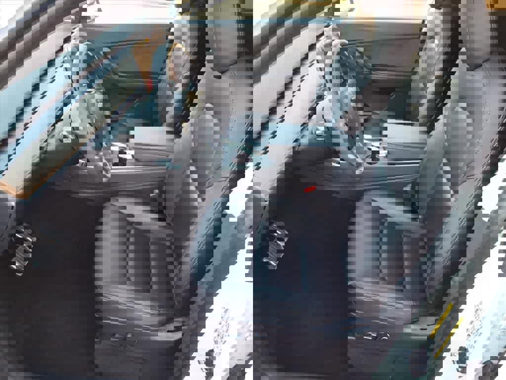 Used 2021 Tesla Model Y Long Range image 18