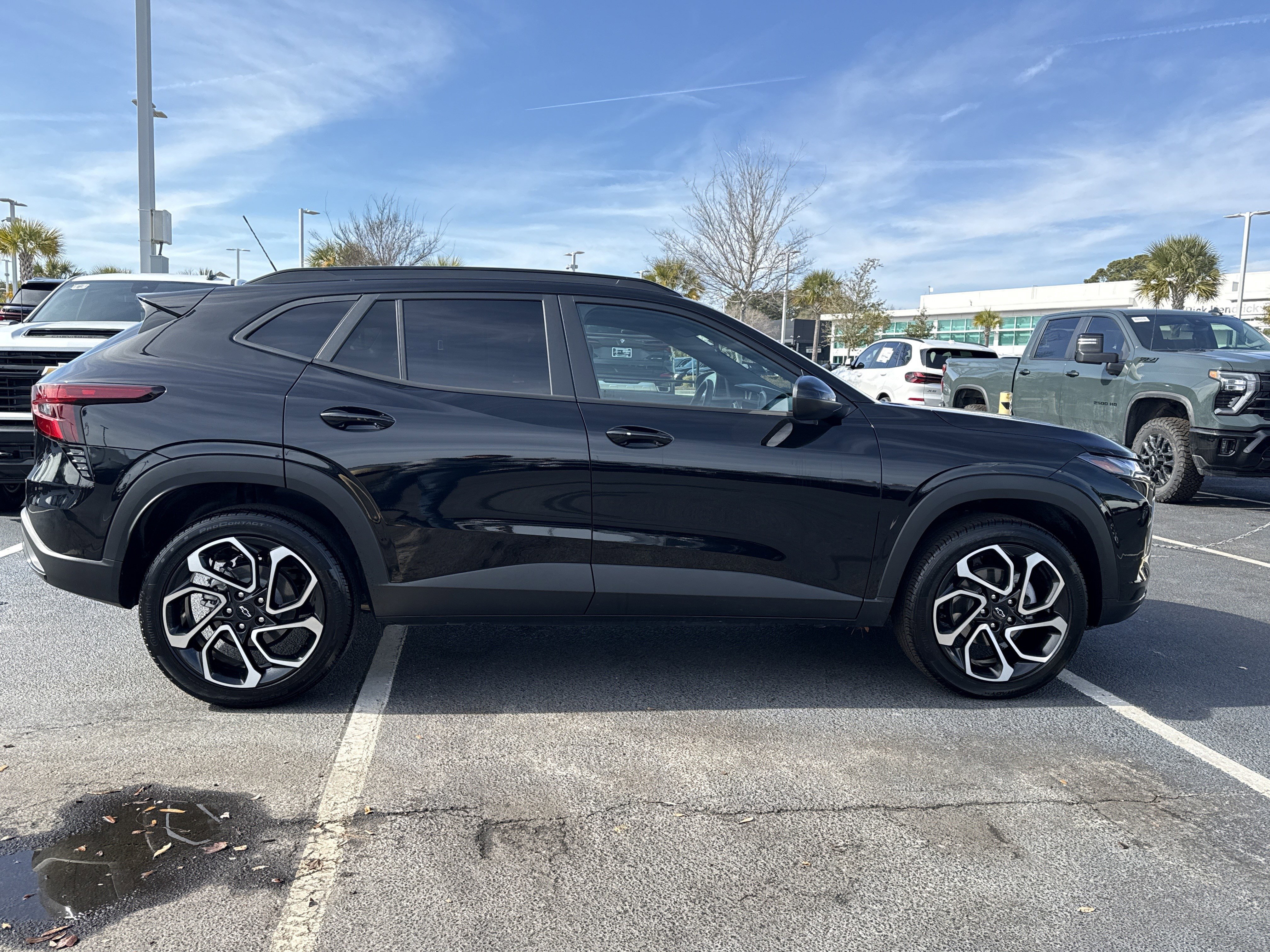 Certified 2025 Chevrolet Trax RS w/ Driver Confidence Package image 15