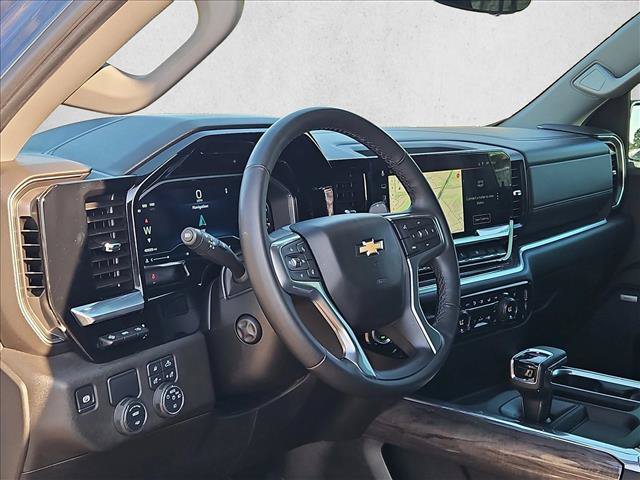 Used 2024 Chevrolet Silverado 1500 LTZ w/ Technology Package RWD image 10