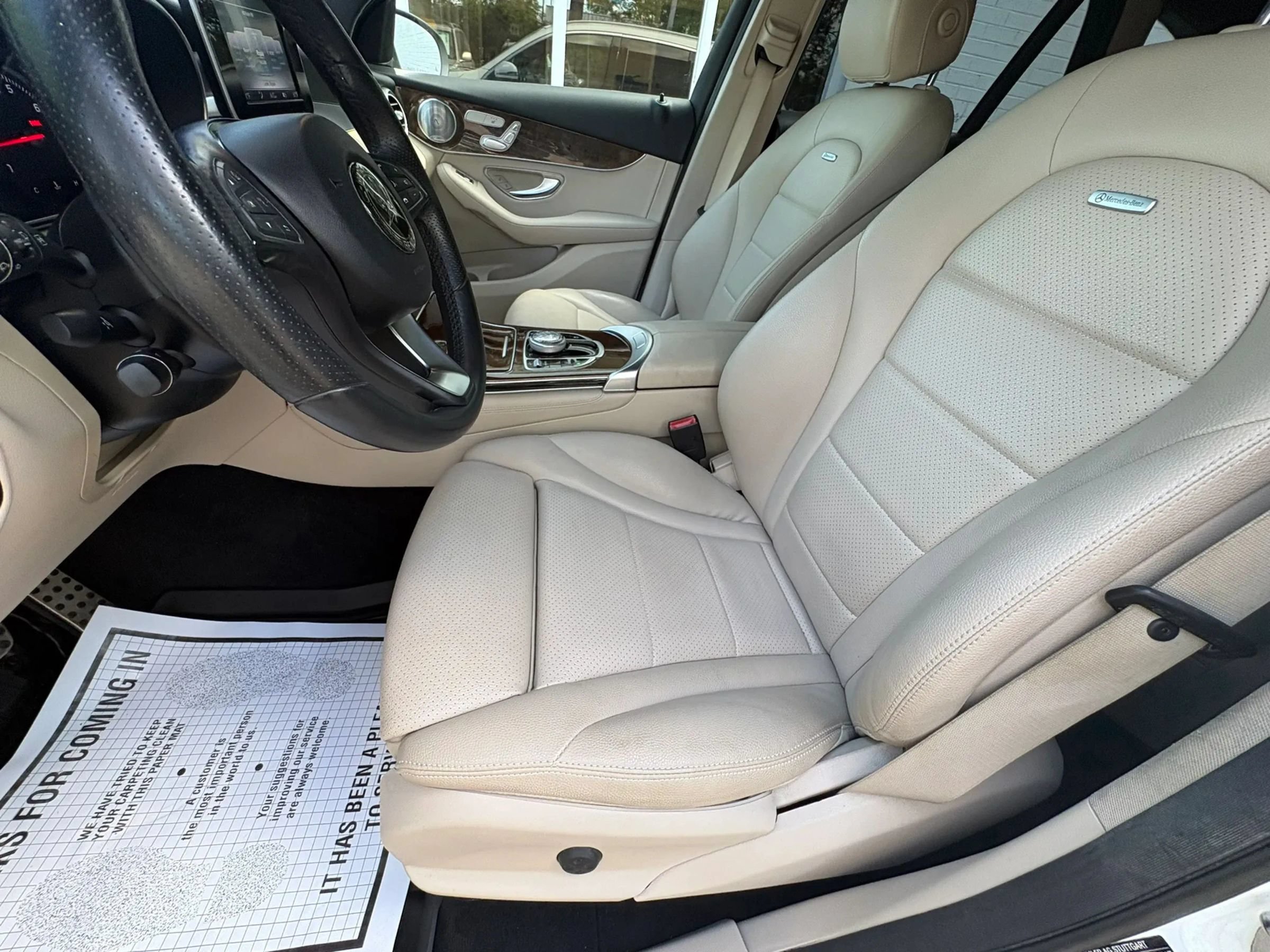 Used 2018 Mercedes-Benz GLC 300 4MATIC image 26