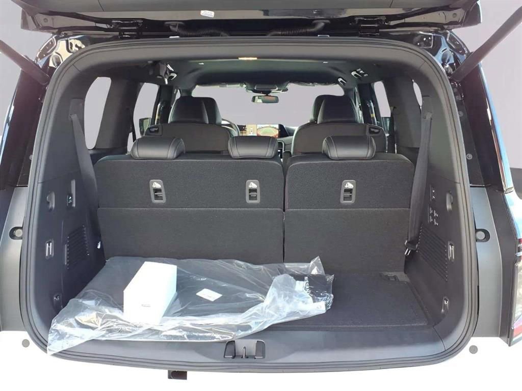 New 2026 Nissan Armada PRO-4X w/ Captain's Chari Seat Package image 10