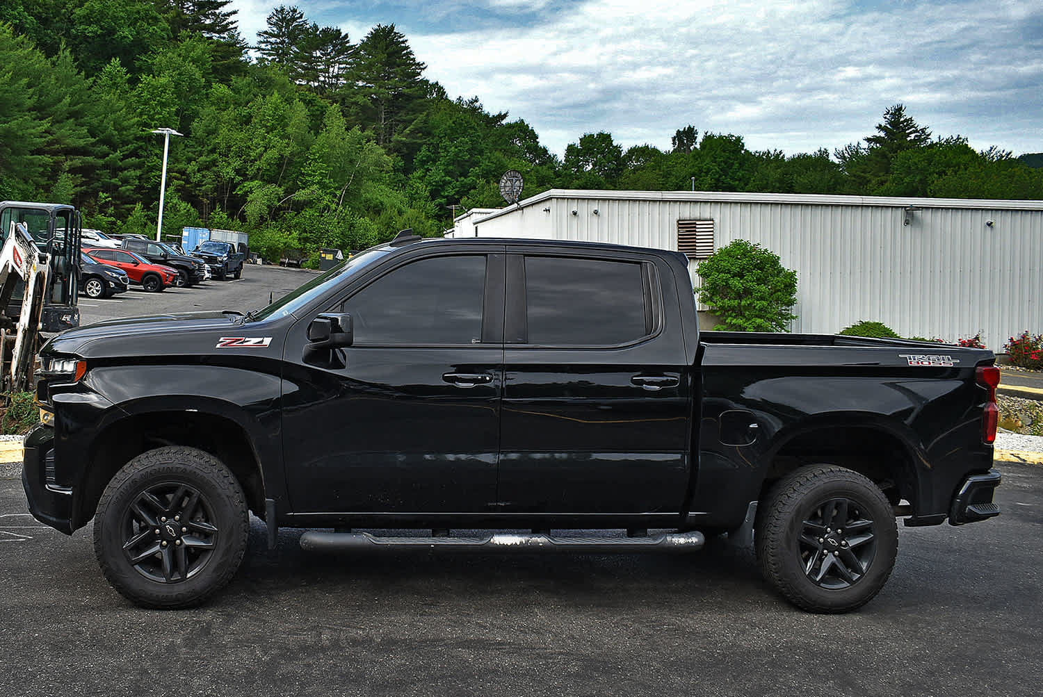 Used 2020 Chevrolet Silverado 1500 LT Trail Boss AWD/4WD image 4