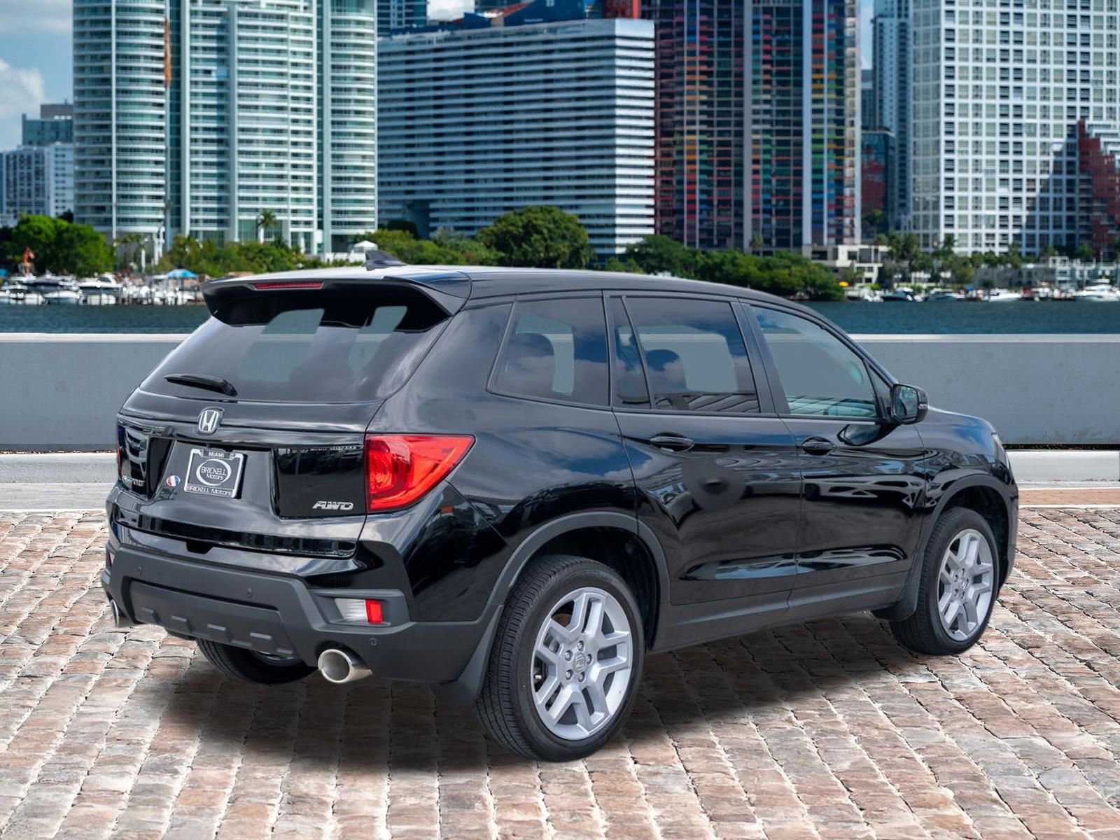 Certified 2025 Honda Passport EX-L image 6