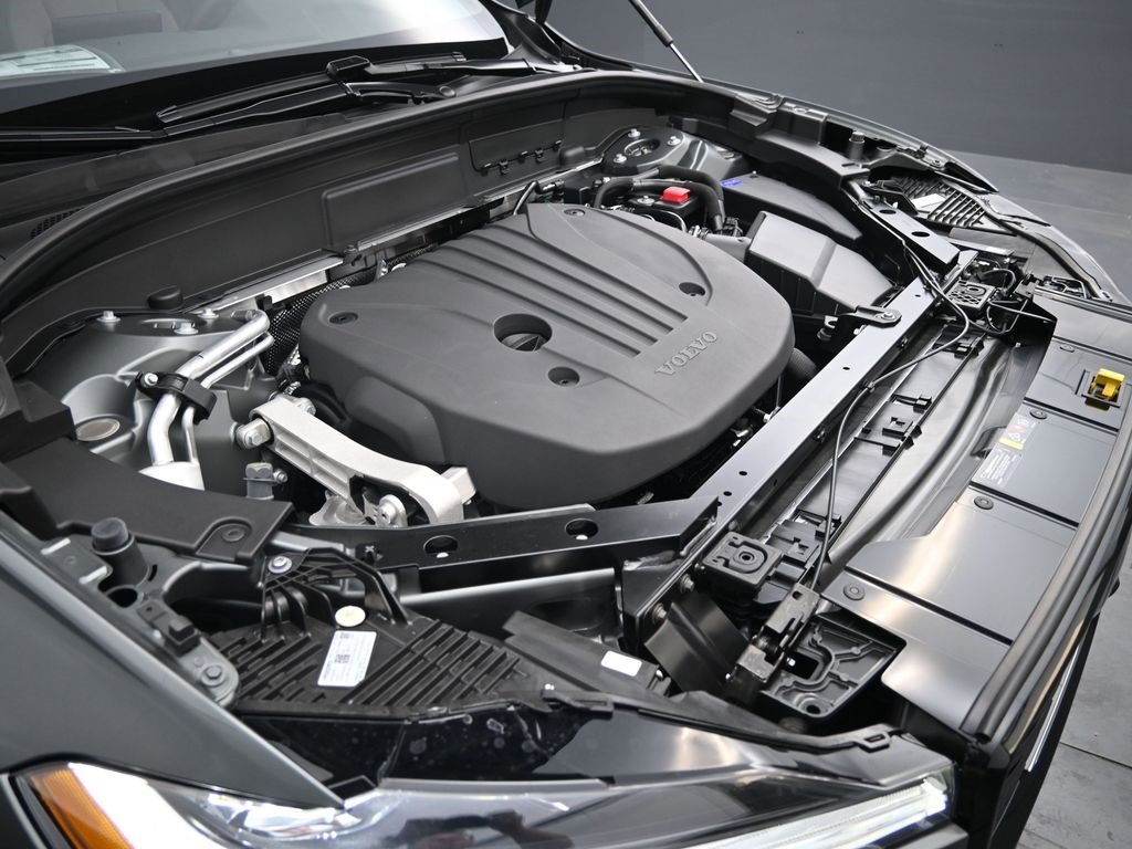 New 2026 Volvo XC60 B5 Plus w/ Climate Package image 39