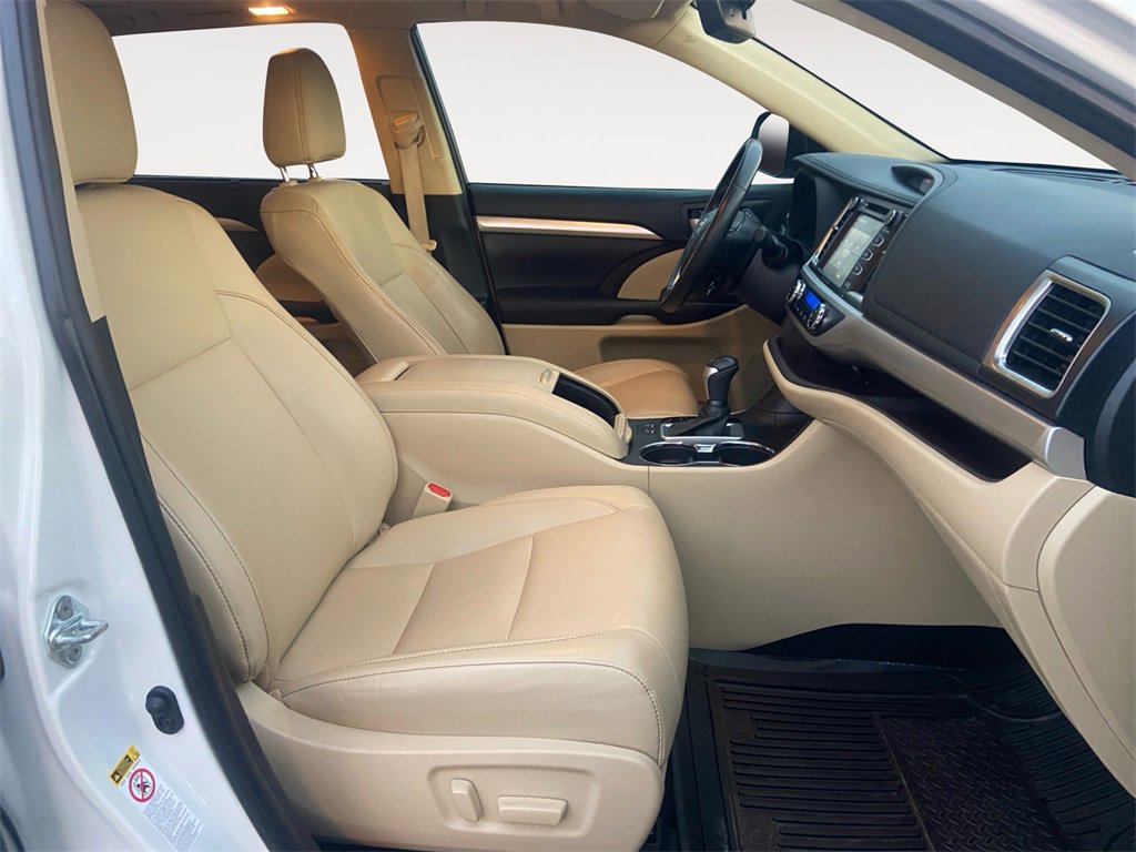 Used 2019 Toyota Highlander XLE image 15