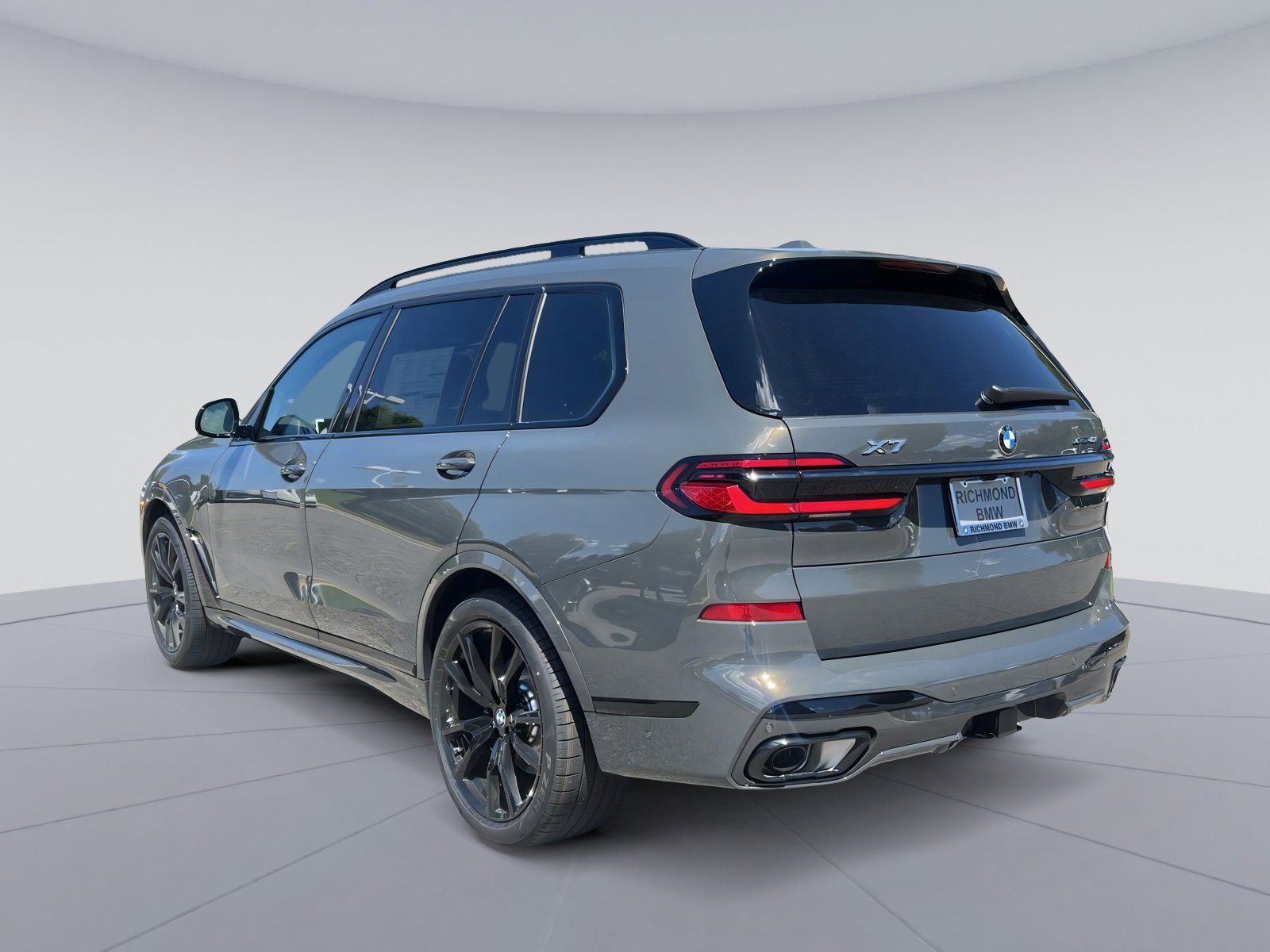 New 2026 BMW X7 xDrive40i w/ M Sport Package image 3