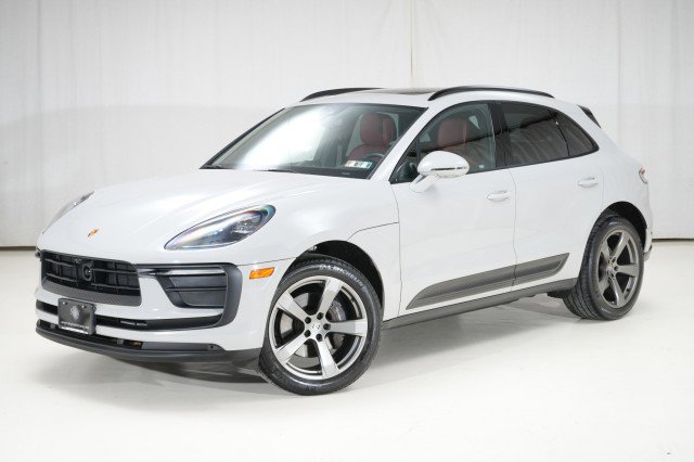 Used 2023 Porsche Macan image 1