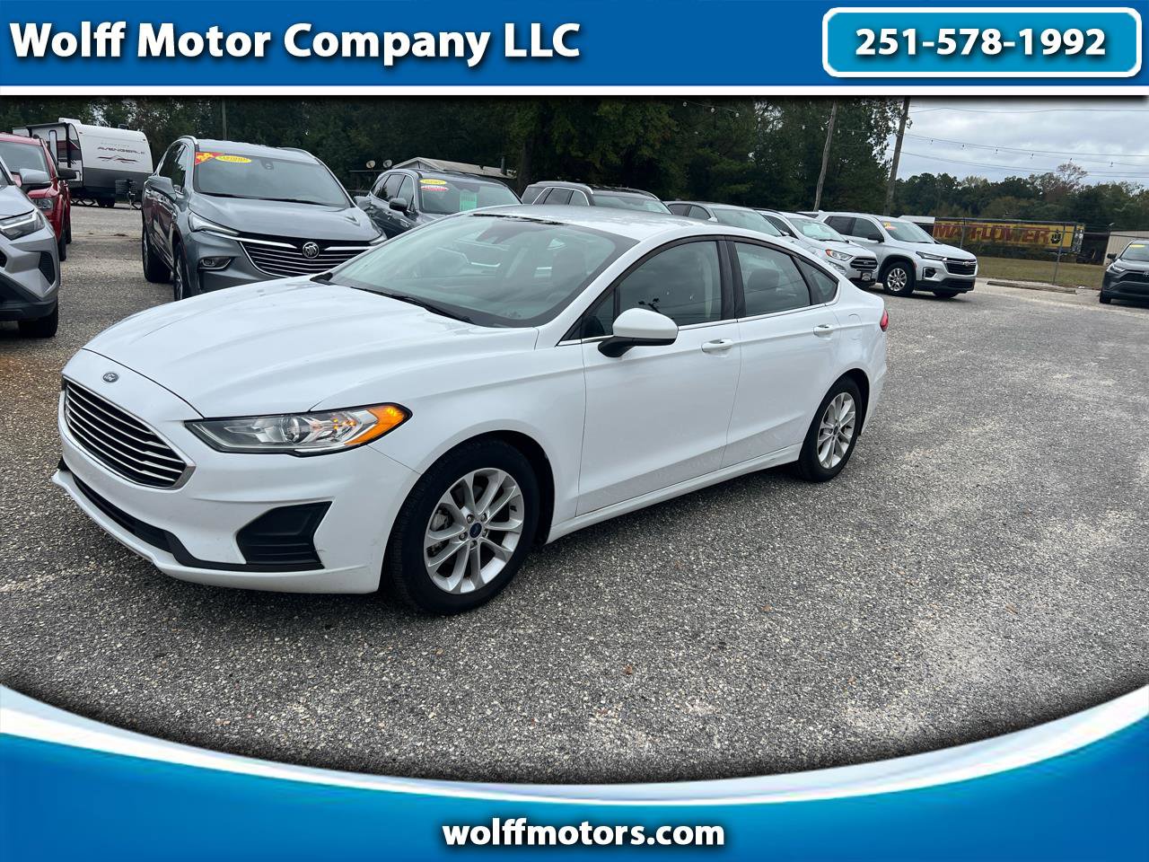 Used 2020 Ford Fusion SE image 1