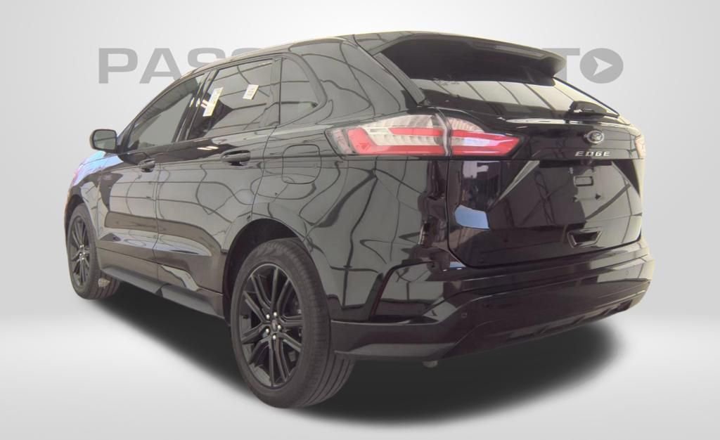 Used 2023 Ford Edge ST-Line image 8