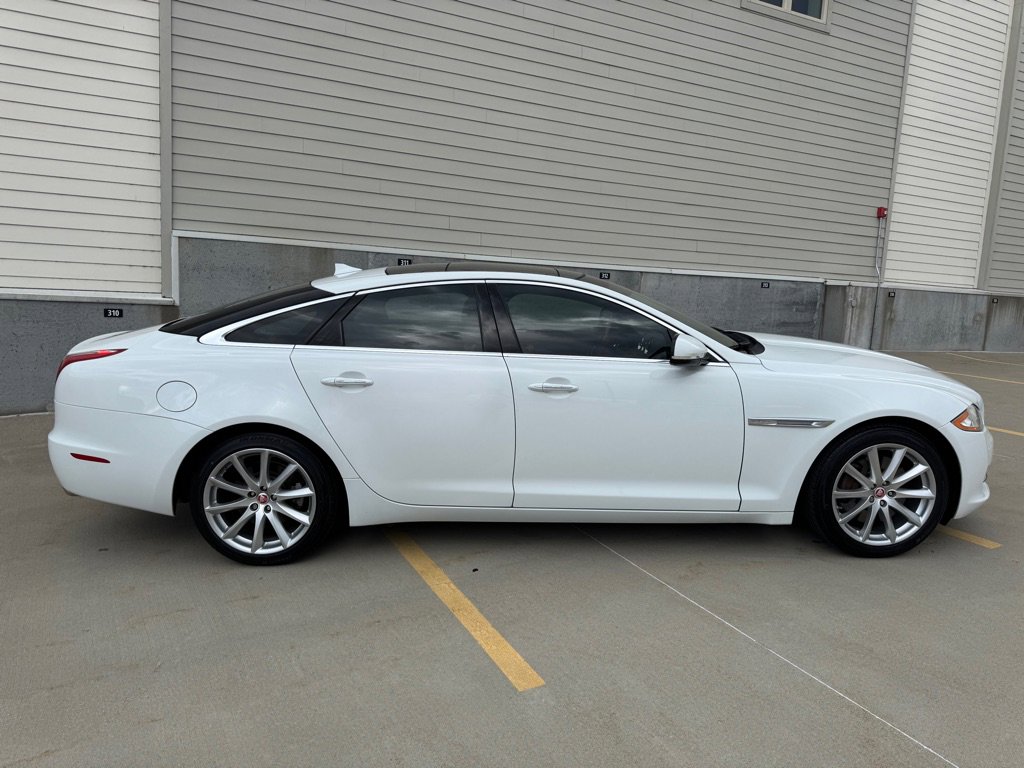 Used 2015 Jaguar XJ AWD image 2