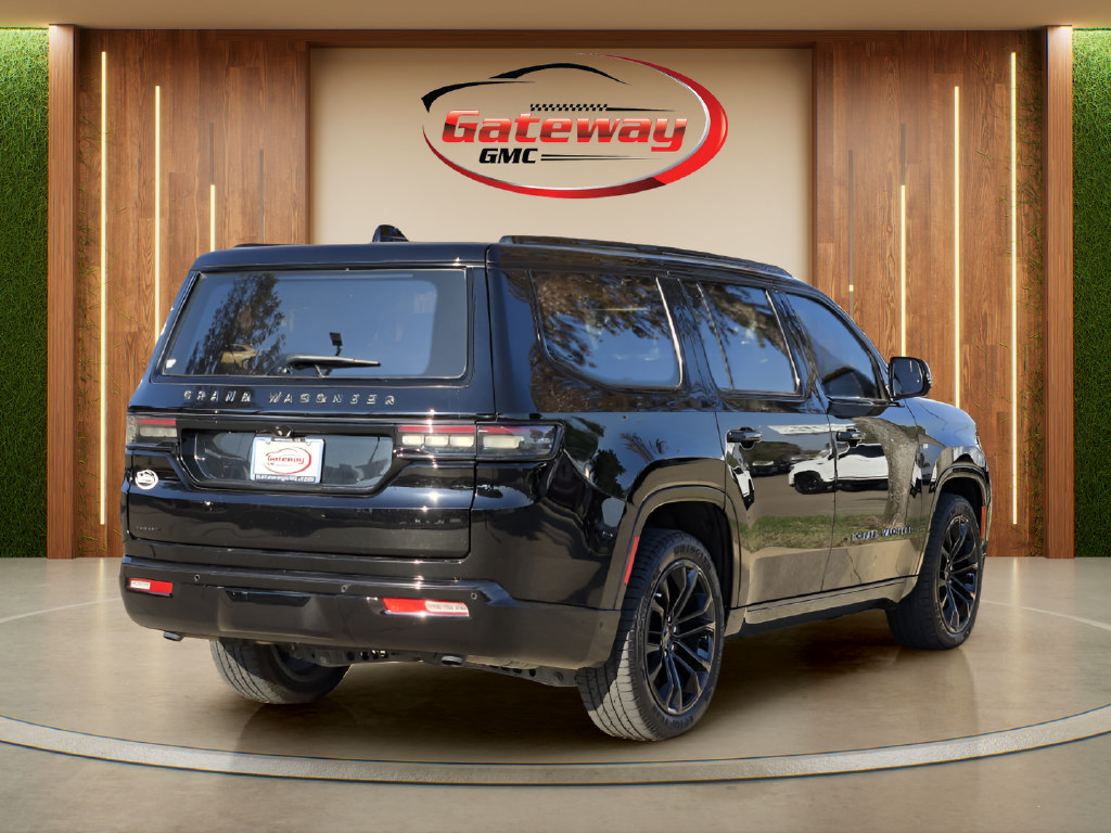 Used 2023 Jeep Grand Wagoneer Series II AWD/4WD image 5