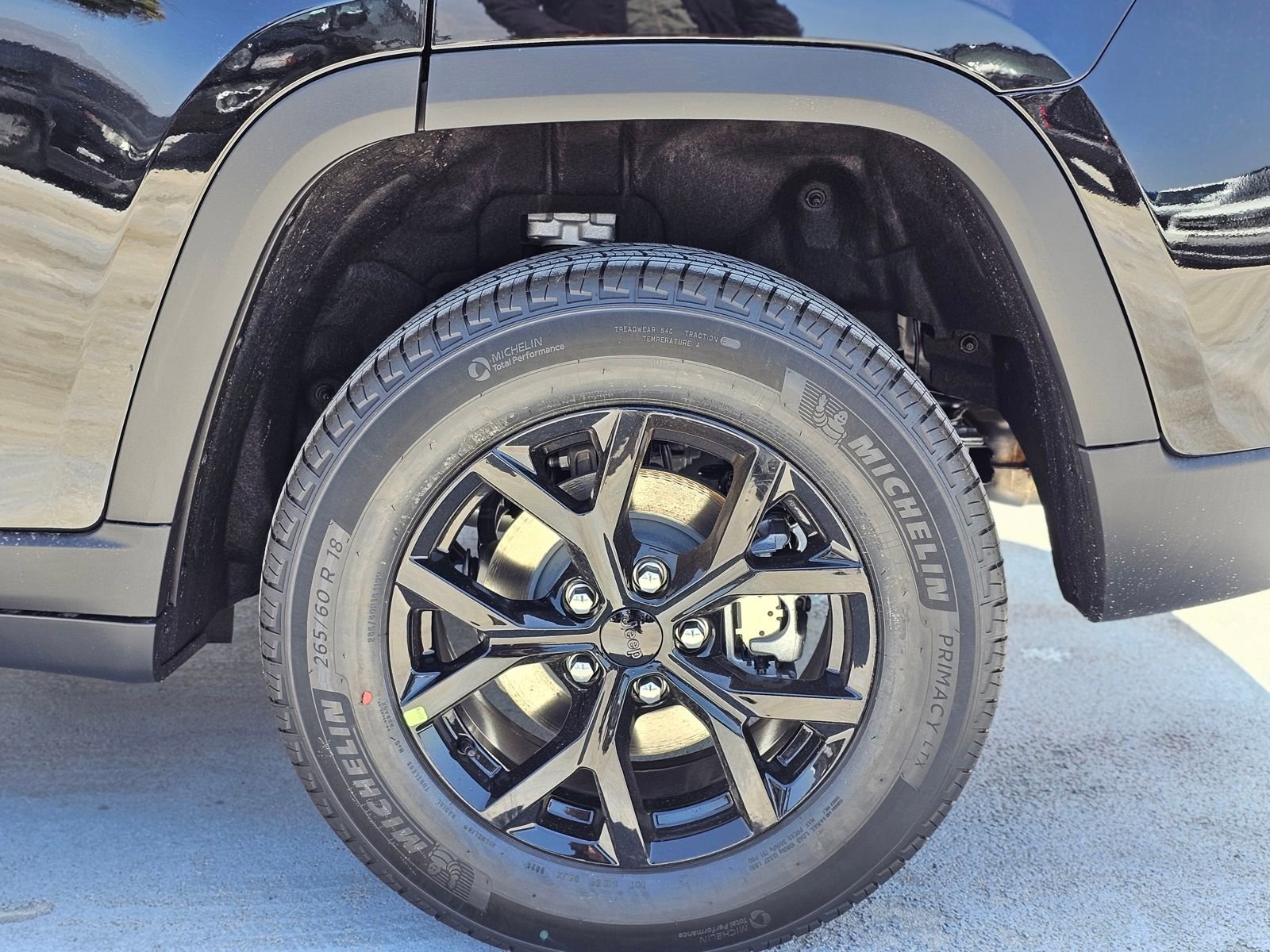 New 2026 Jeep Grand Cherokee Altitude RWD image 9