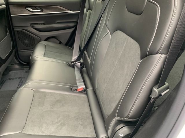 New 2026 Jeep Grand Cherokee Altitude AWD/4WD image 13