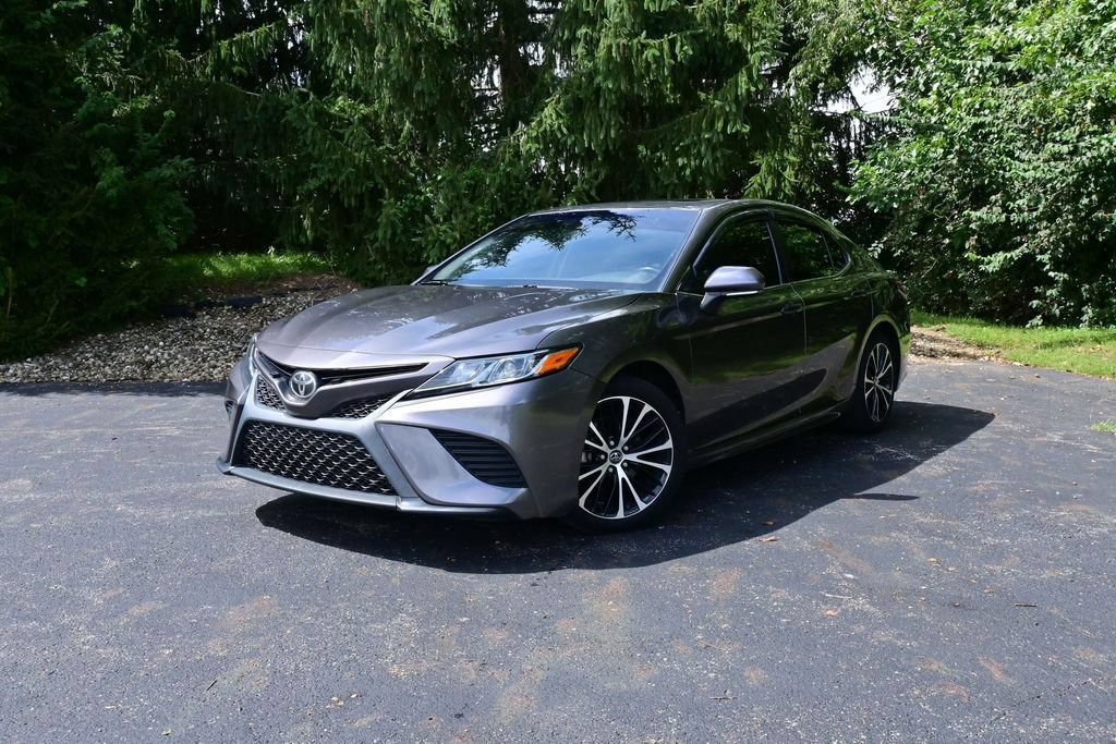 Used 2018 Toyota Camry SE w/ Moonroof Package FWD image 15
