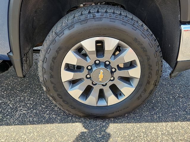 Used 2025 Chevrolet Silverado 2500 LT AWD/4WD image 7