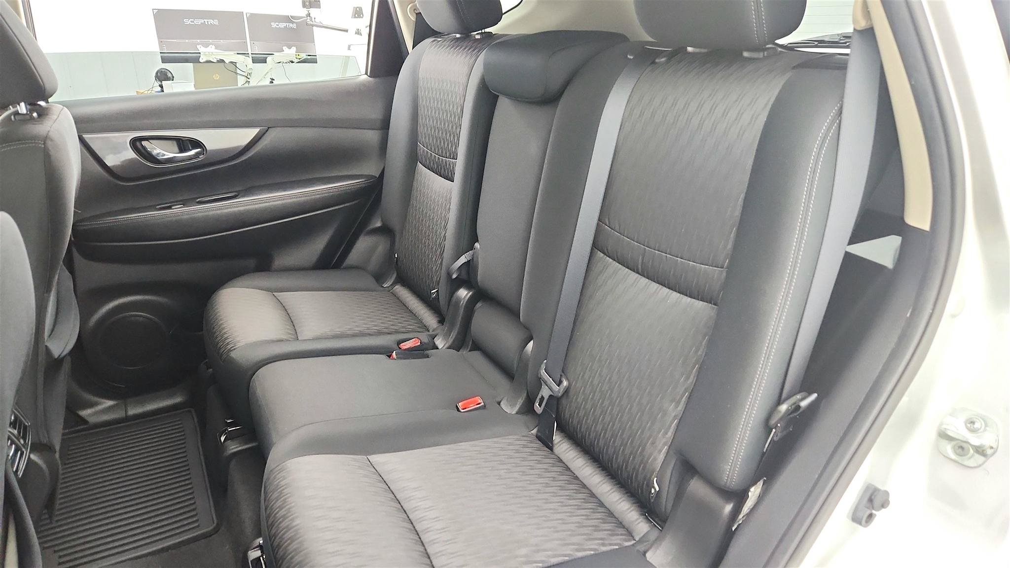 Used 2020 Nissan Rogue SV AWD/4WD image 17