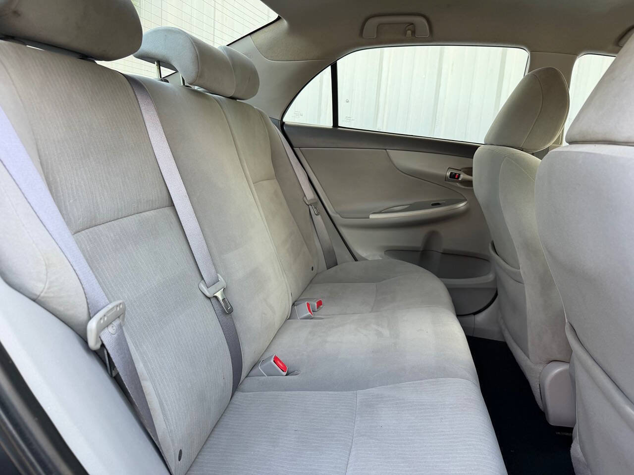Used 2010 Toyota Corolla LE FWD image 16