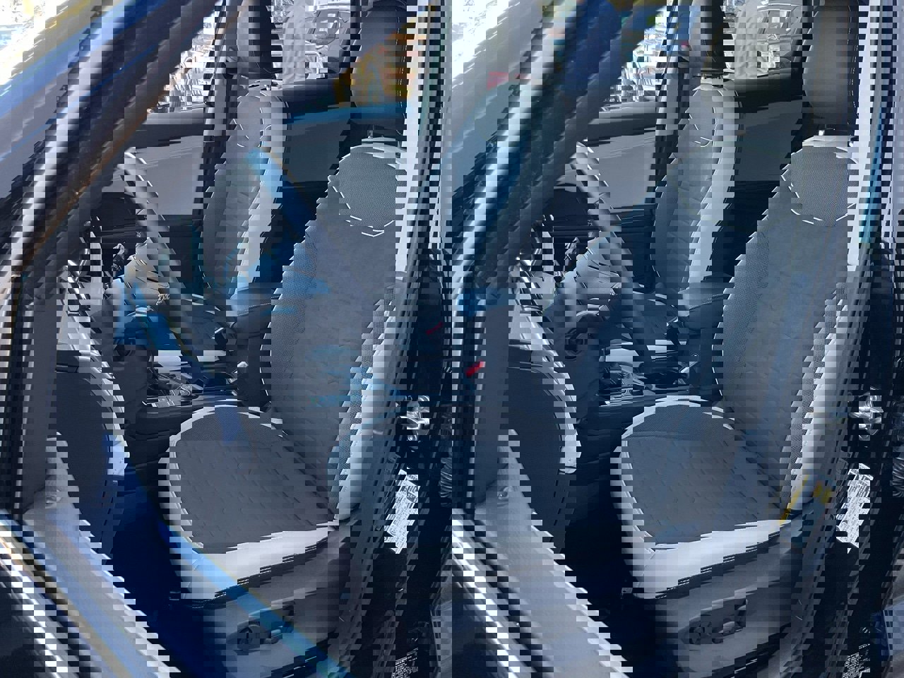 Used 2025 Volkswagen Taos SE image 14