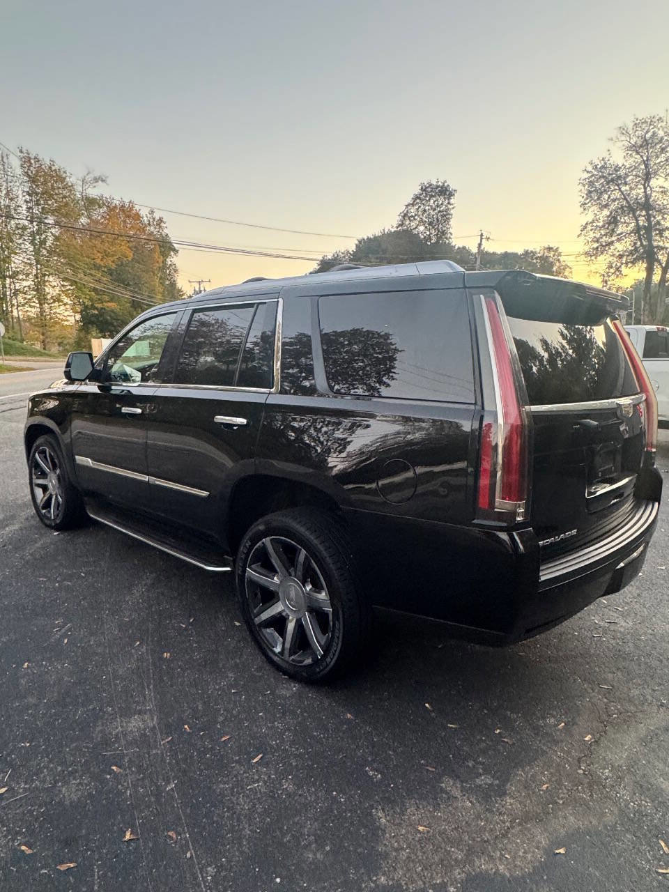 Used 2016 Cadillac Escalade Premium image 4
