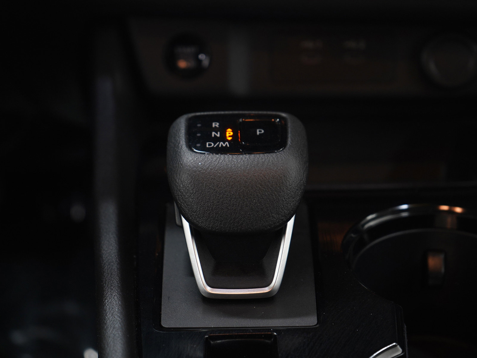 Used 2024 Nissan Rogue SV image 20