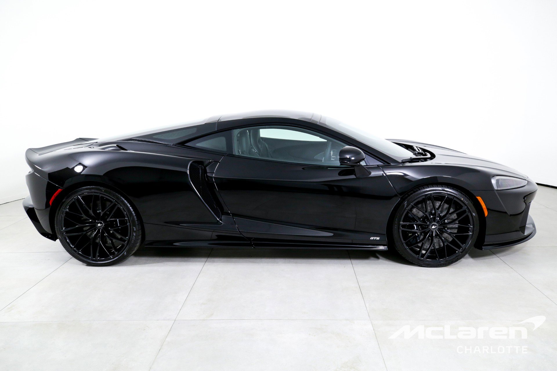 Used 2025 McLaren GTS RWD image 10