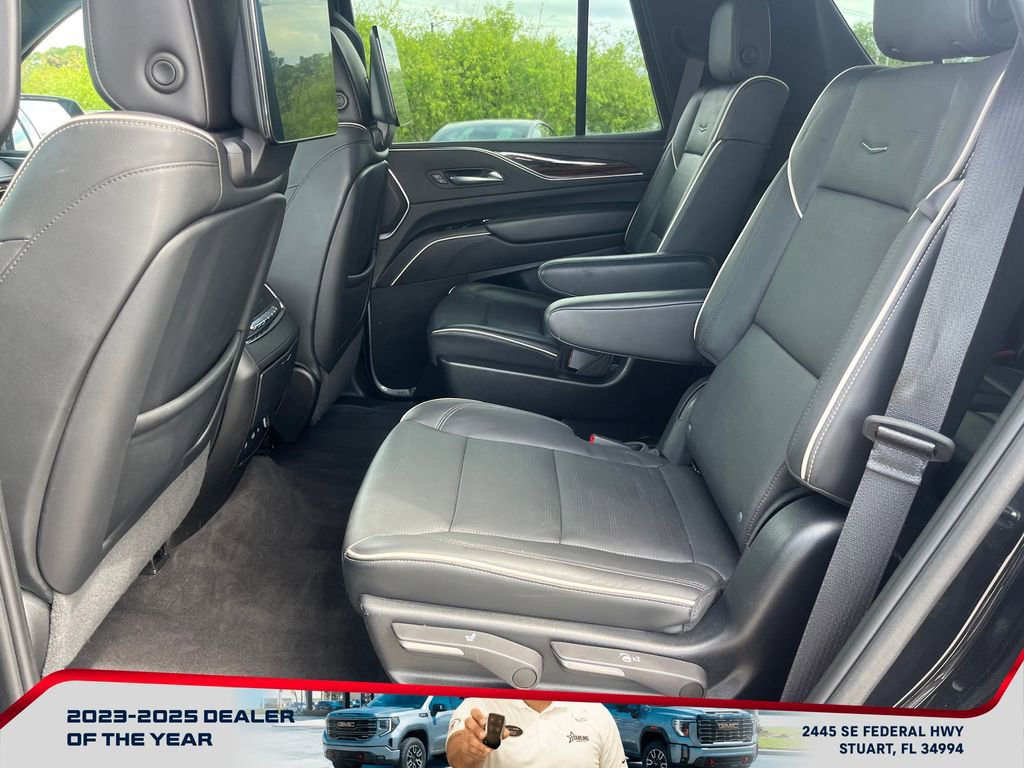 Used 2023 Cadillac Escalade Premium Luxury w/ Performance Package image 11
