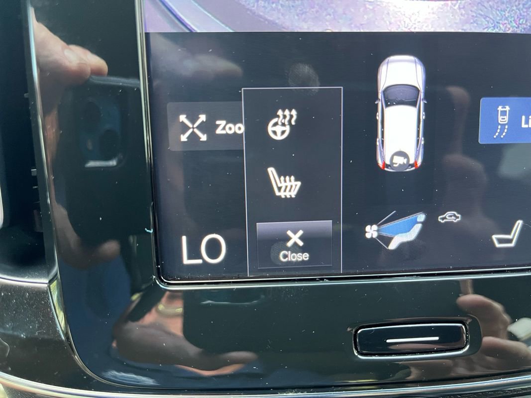 Used 2019 Volvo XC40 T5 R-Design image 13