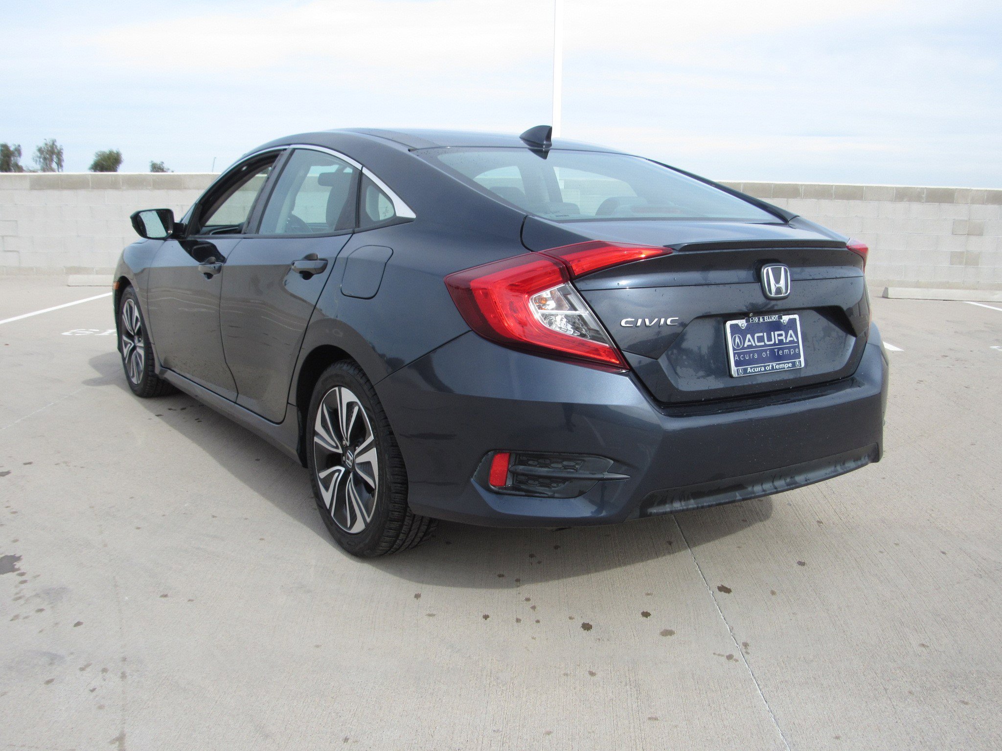 Used 2017 Honda Civic EX-L image 6