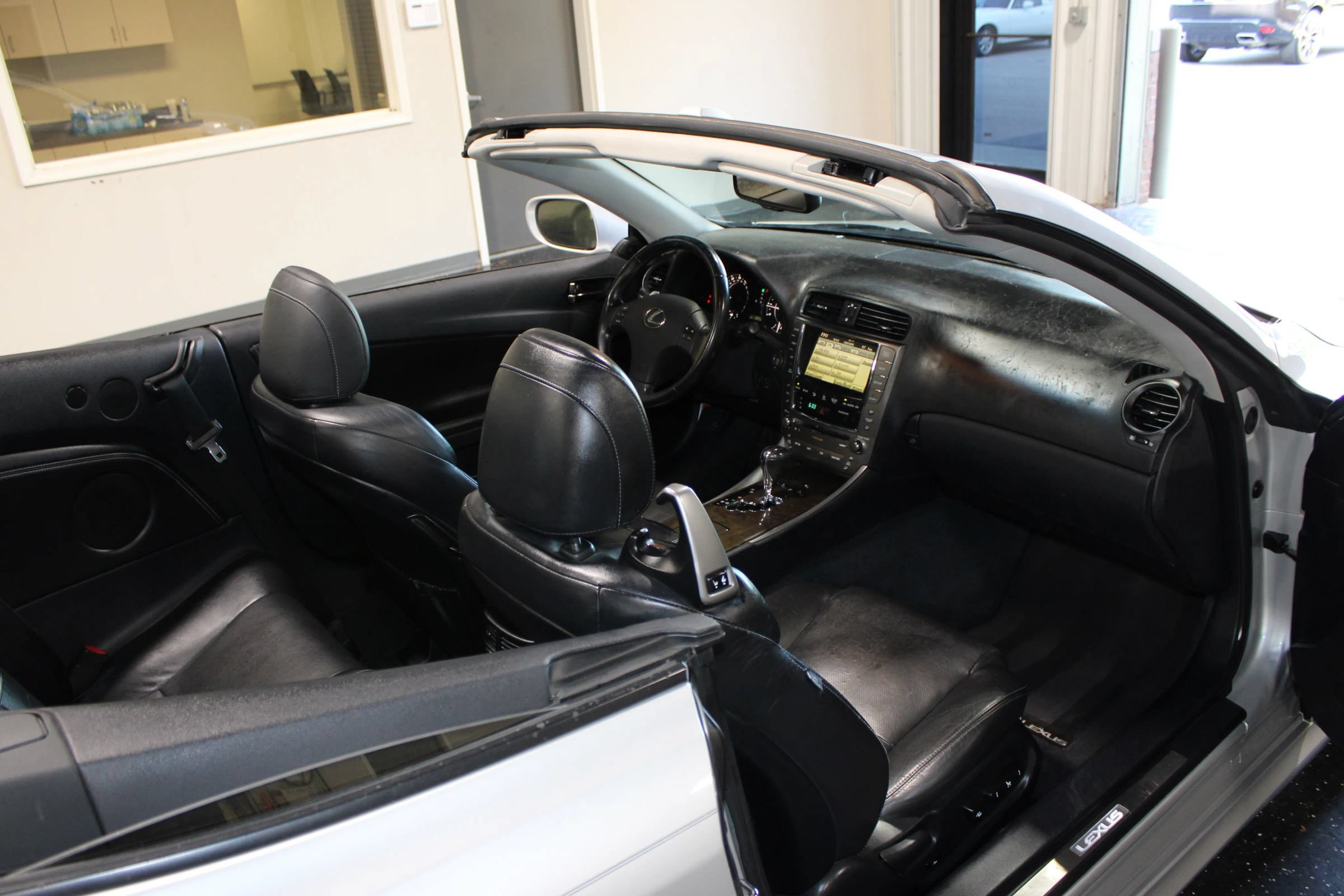 Used 2010 Lexus IS 350C w/ Luxury Pkg RWD image 44
