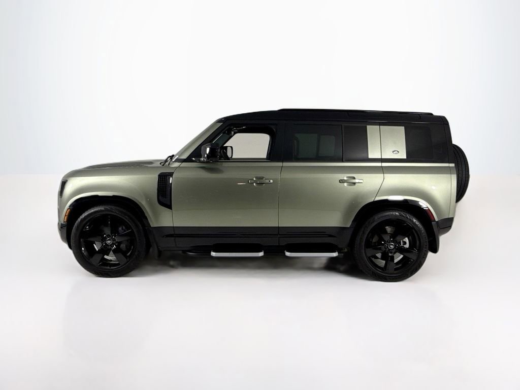 Used 2023 Land Rover Defender 110 X-Dynamic SE image 2