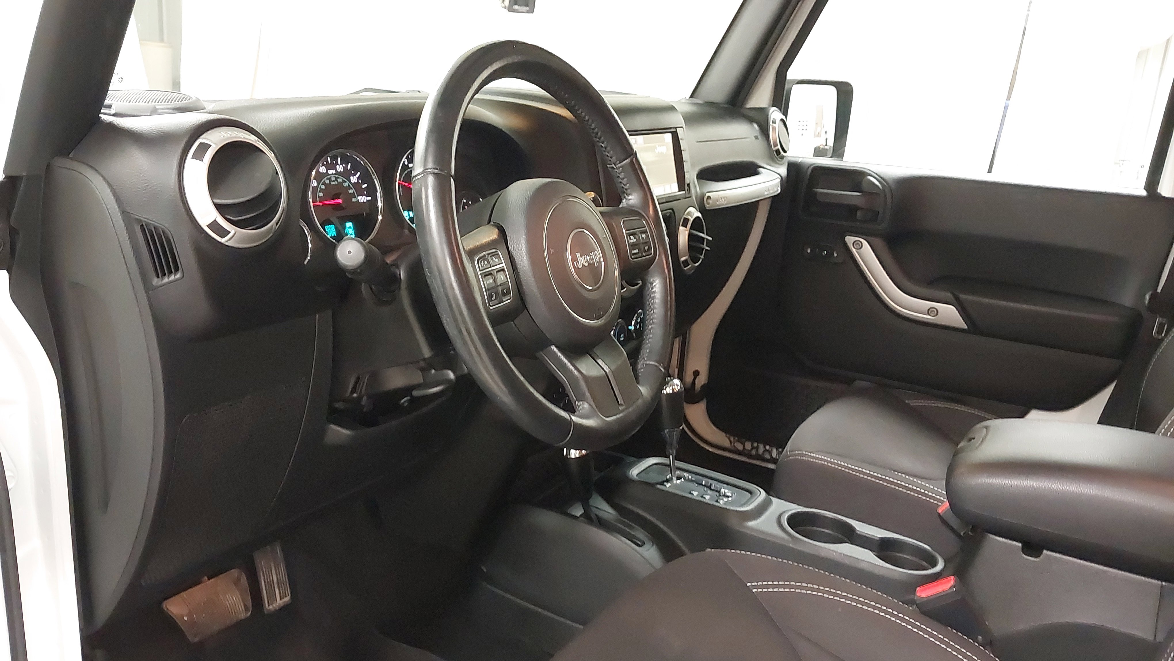 Used 2017 Jeep Wrangler Unlimited Sahara w/ Dual Top Group image 17