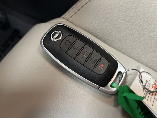 Used 2023 Nissan Rogue SL w/ SL Premium Package image 28