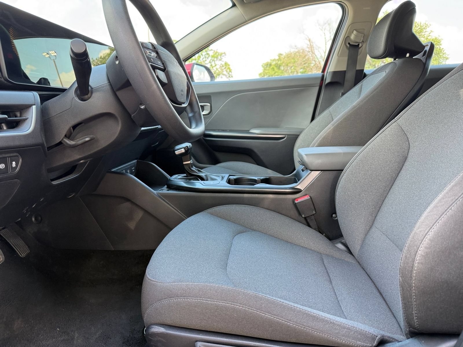 Used 2025 Kia K4 FWD image 29