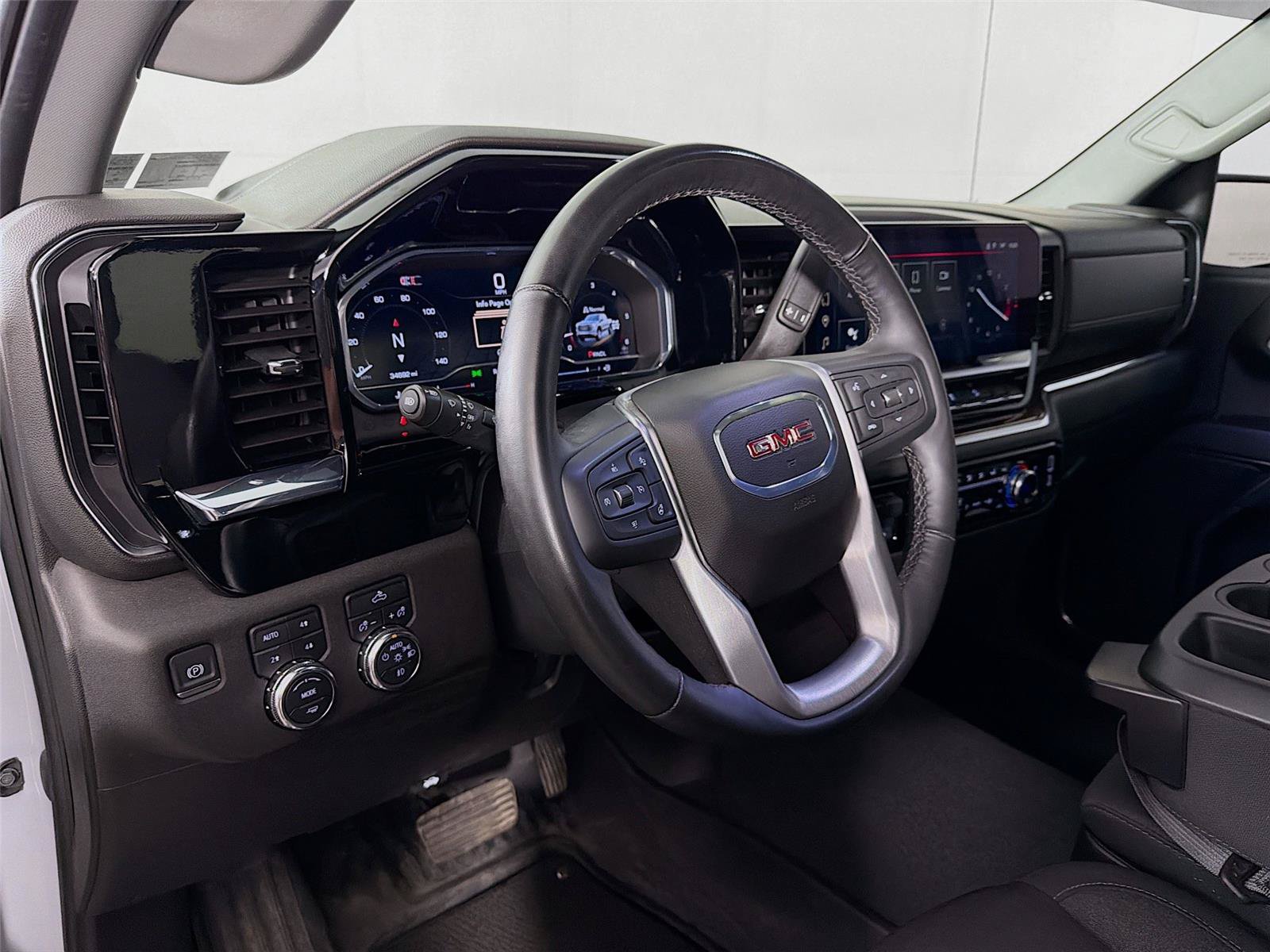 Used 2024 GMC Sierra 1500 Elevation w/ X31 Off-Road Package AWD/4WD image 16