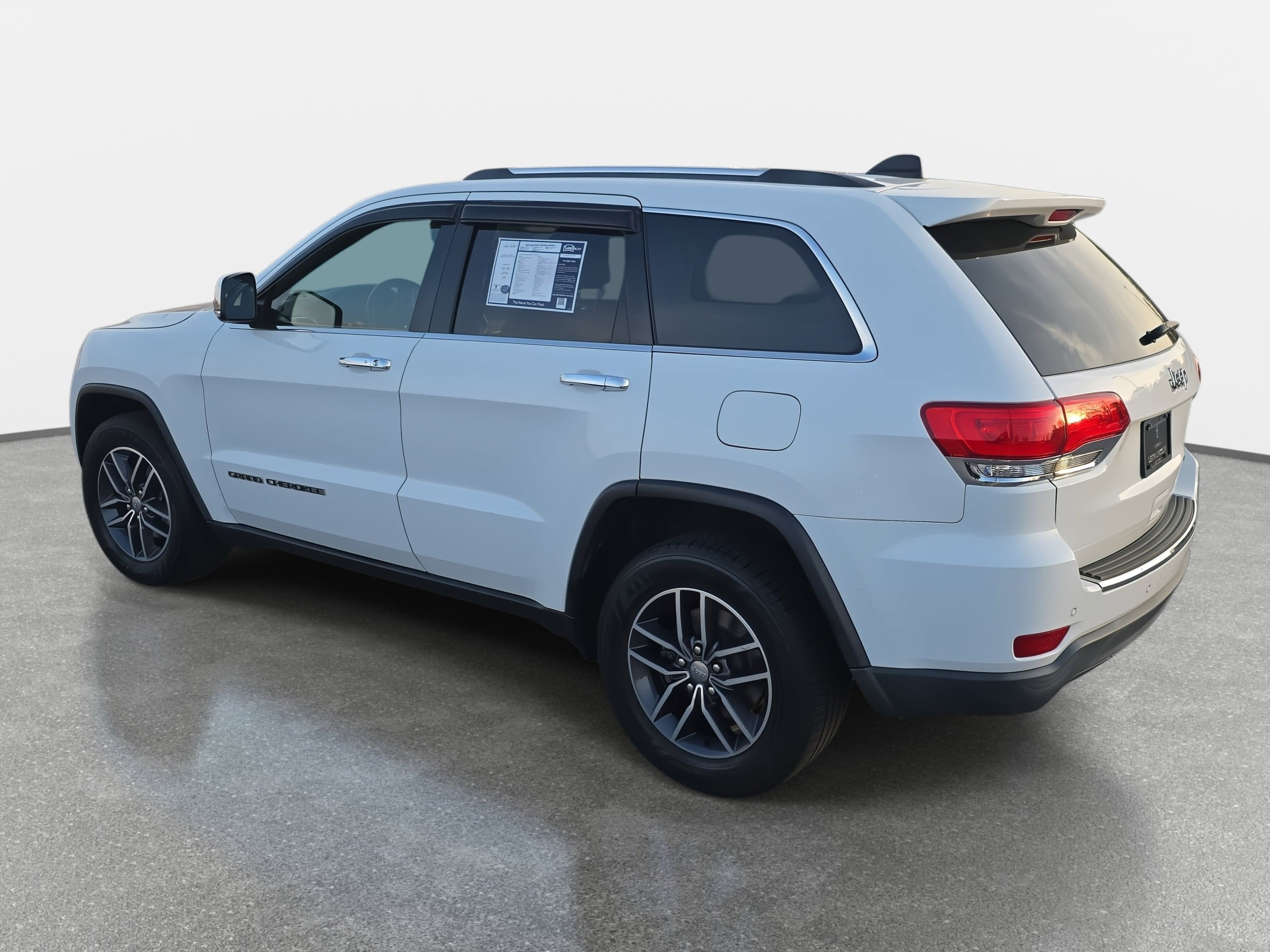 Used 2018 Jeep Grand Cherokee Limited image 7