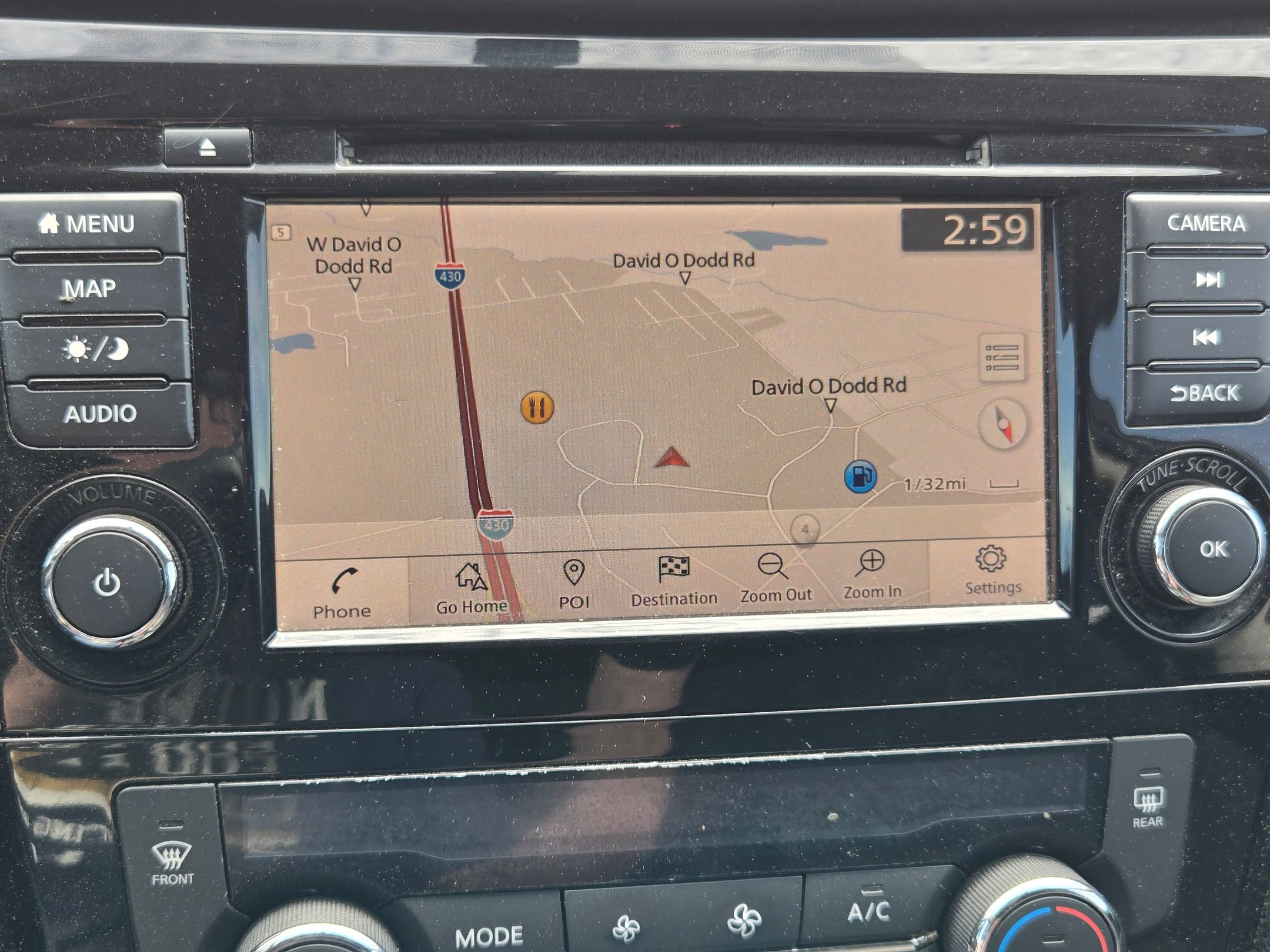 Used 2018 Nissan Rogue SV w/ Premium Package image 30