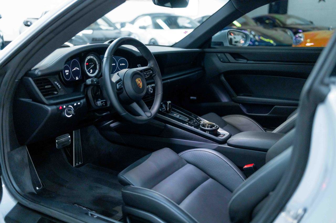 Used 2024 Porsche 911 Carrera GTS image 2