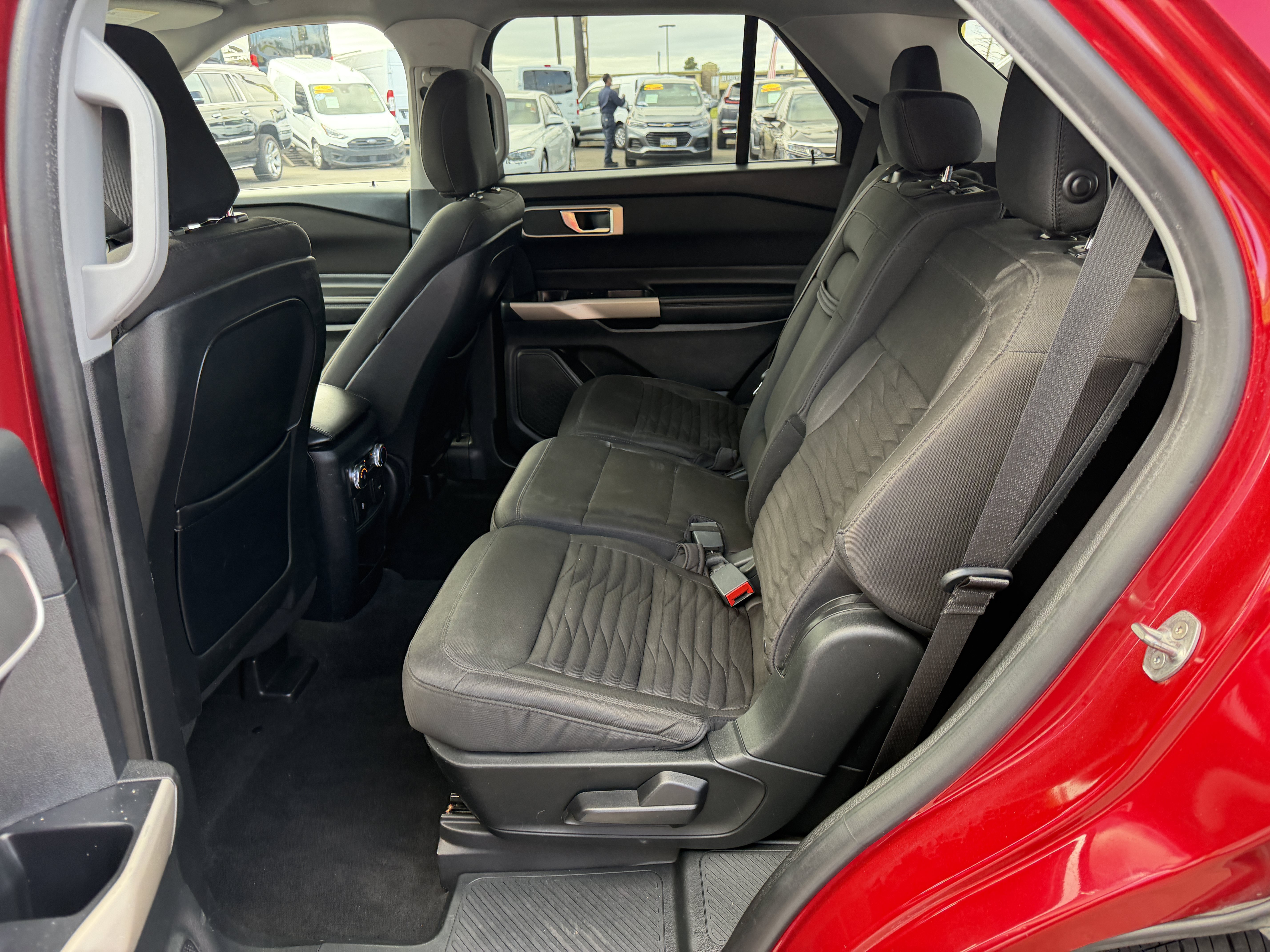 Used 2020 Ford Explorer XLT RWD image 13