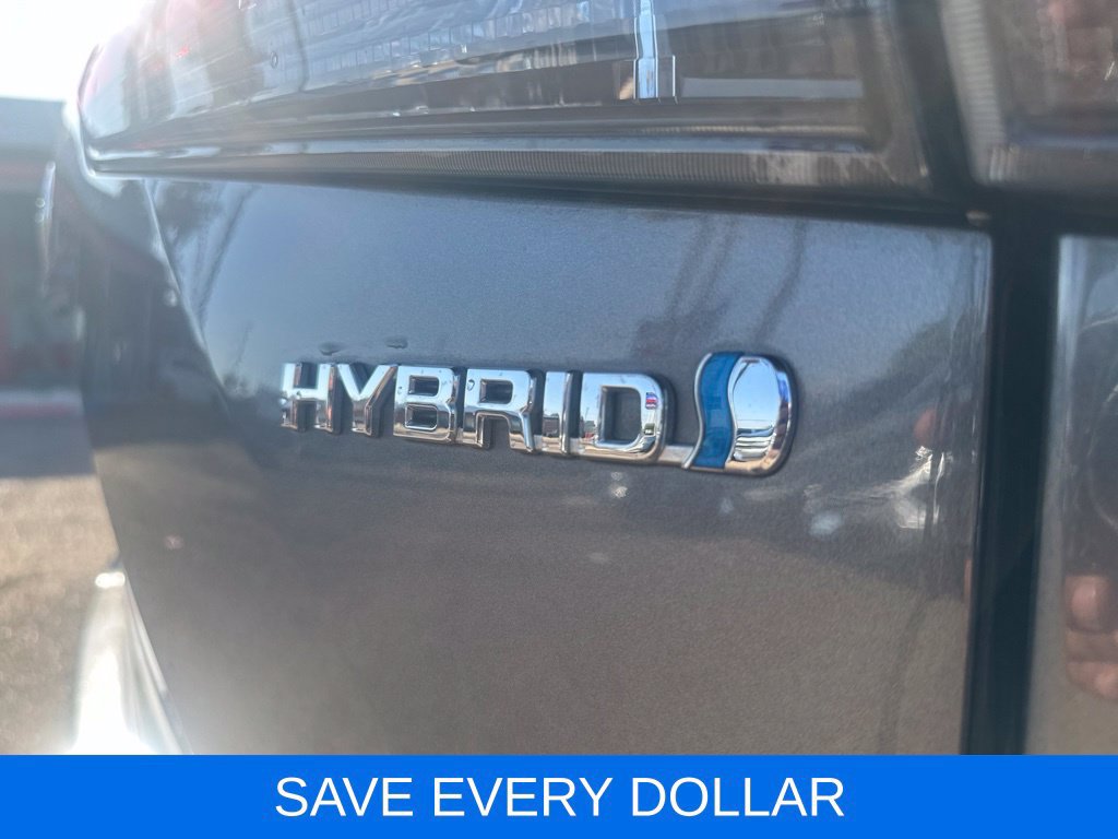Used 2024 Toyota Highlander XLE FWD image 6