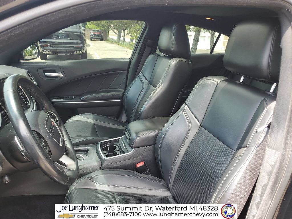 Used 2017 Dodge Charger SXT w/ AWD Premium Group image 22