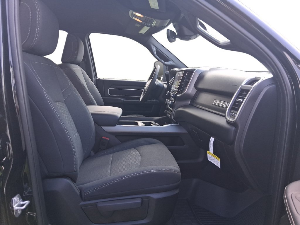New 2026 RAM 2500 Big Horn AWD/4WD image 27
