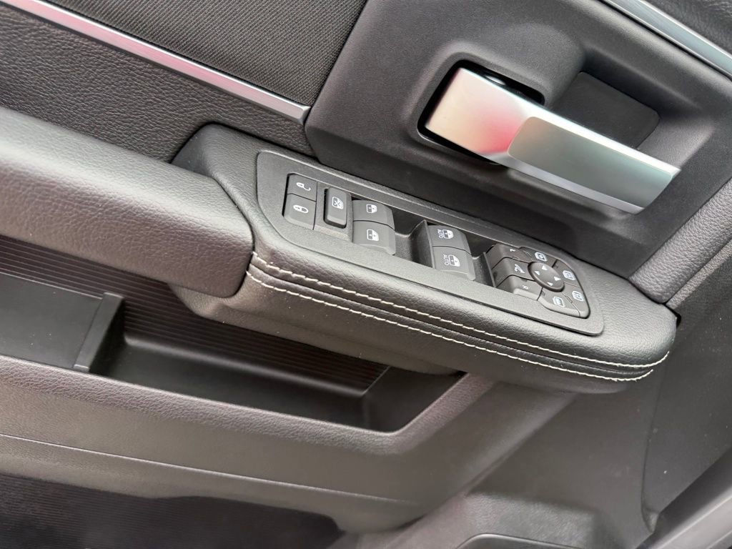 New 2026 RAM 2500 Big Horn AWD/4WD image 13
