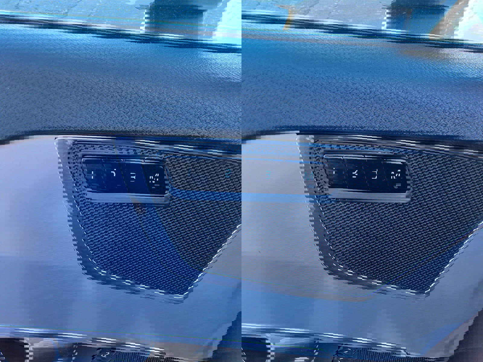 Used 2016 Volvo XC90 T5 Momentum image 24